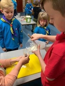 filling balloon with starch liquid